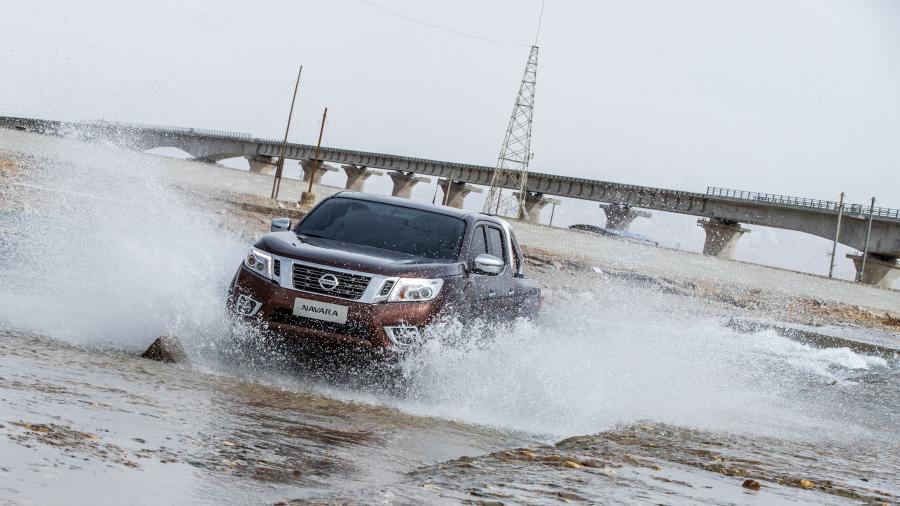  Nissan Navara Double Cab 2017 года  (CN) (фото 2 из 7)